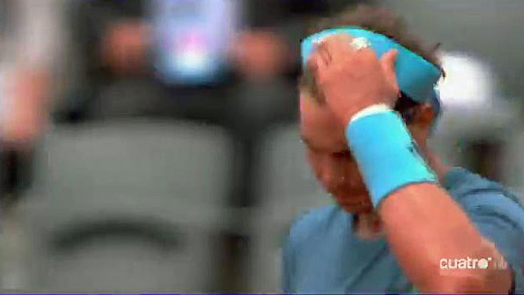 Rafa Nadal se retira de Roland Garros por una lesión en su muñeca izquierda