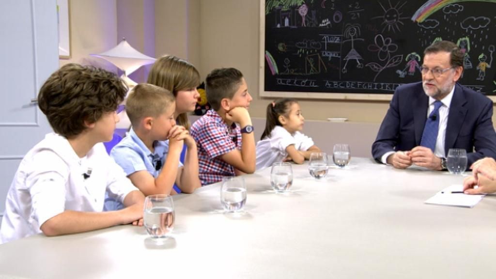 Entre risas y bromas, los niños de '26j: Quiero Gobernar' ponen a Rajoy en aprietos
