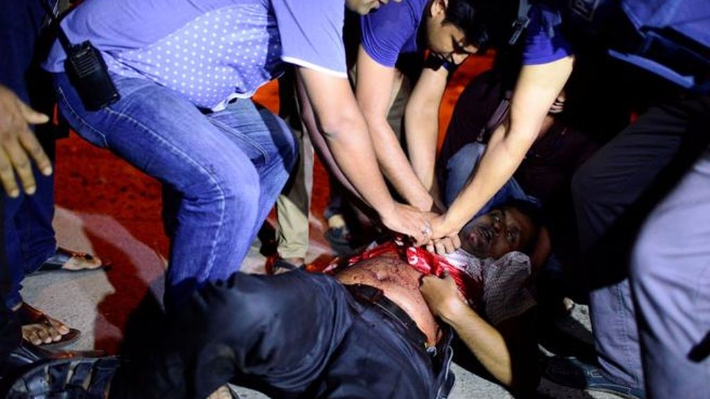 Veintiséis muertos en un local de la zona diplomática de Dacca