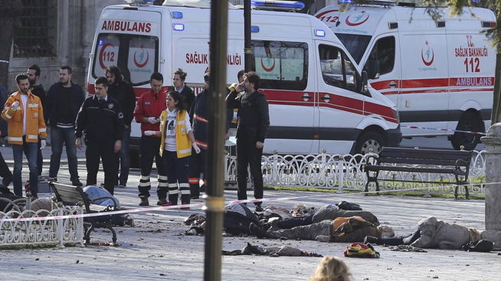 Diez muertos y 15 heridos en un atentado suicida en Estambul