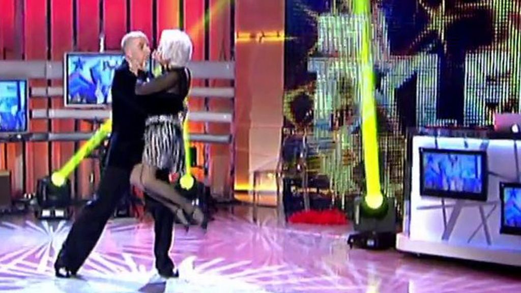 Paddy Jones, de 81 años, conquista a Eva Hache y a Edurne con su baile