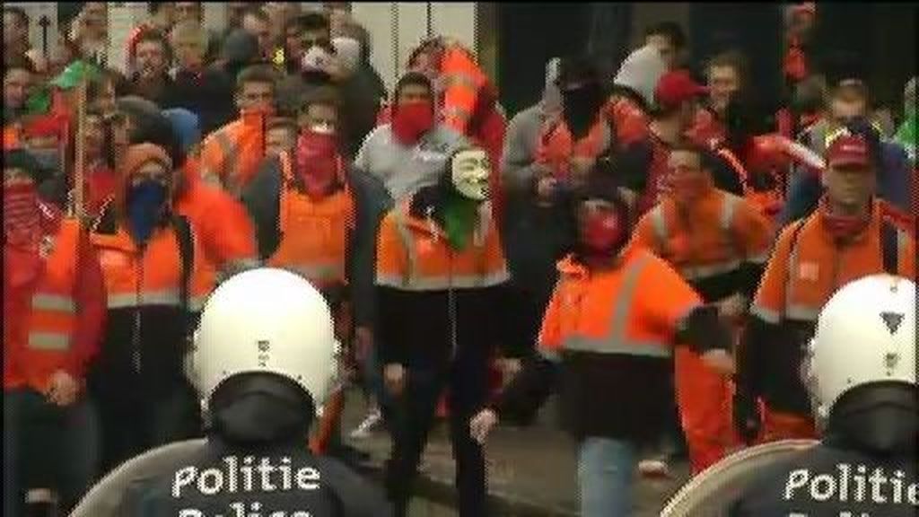 Nueve detenidos y varios heridos en Bruselas en una protesta contra políticas de austeridad