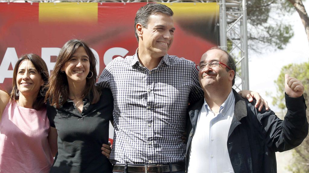 Desde Cataluña, Sánchez pide a Rivera e Iglesias que se sienten y levanten vetos