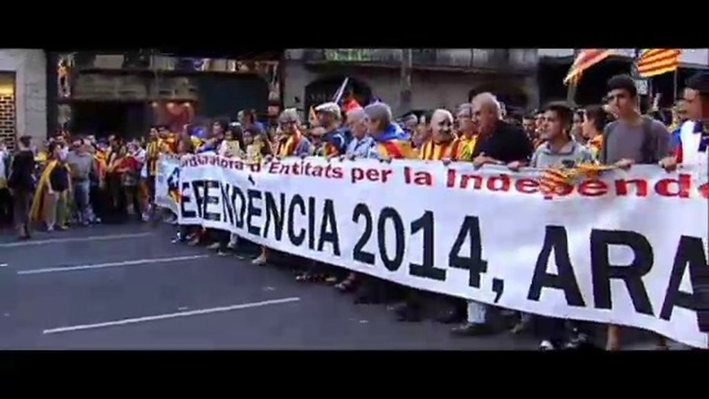 Cifuentes: "Cataluña es un gran país dentro de España, que es una gran nación"