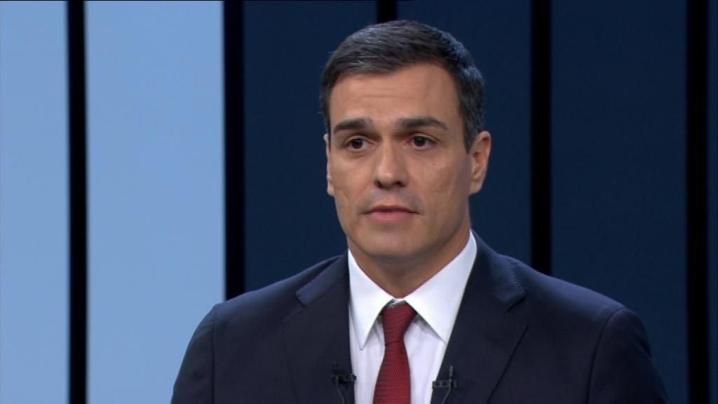 Sánchez a Iglesias: “Le tiendo la mano, me gustaría que antes suelte la de Rajoy”