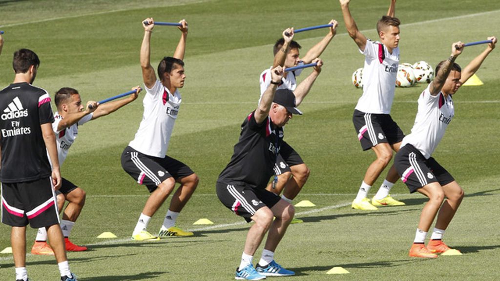 Ancelotti entrena como uno más