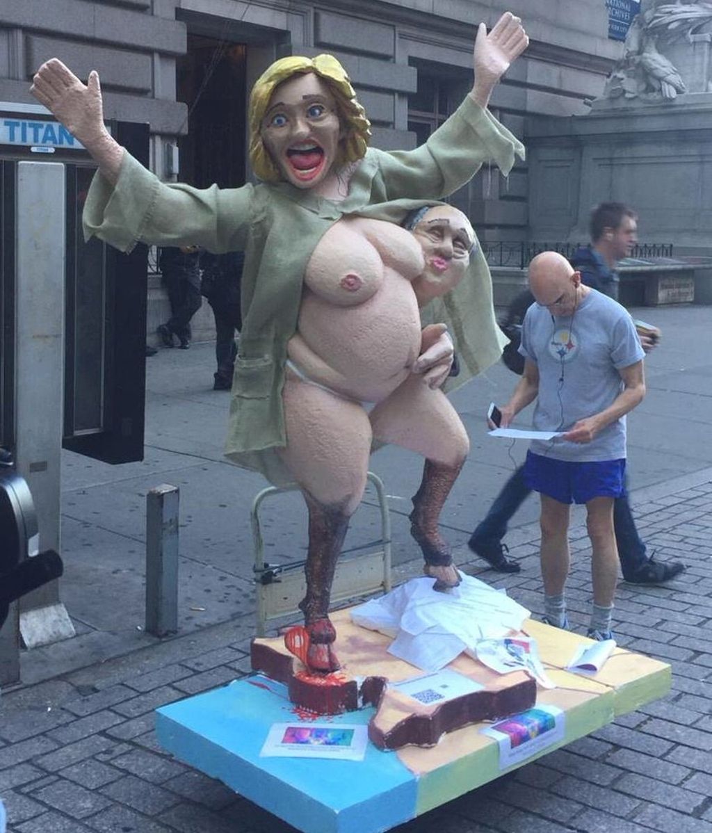 #HoyEnLaRed: una estatua de Hillary Clinton, desnuda, aparece en Nueva York