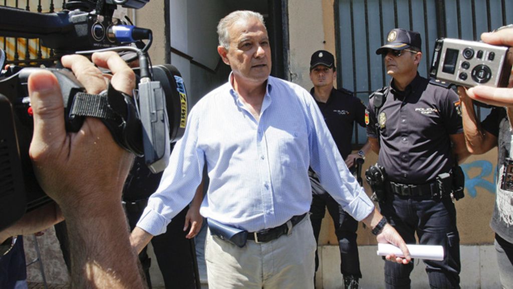 El ex consejero de Hacienda de la Junta queda en libertad con cargos y sin fianza