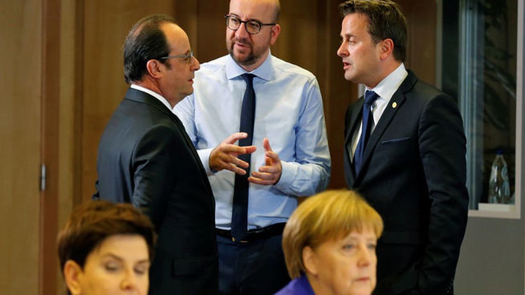 Cameron culpa de la victoria del Brexit a la política migratoria de la UE
