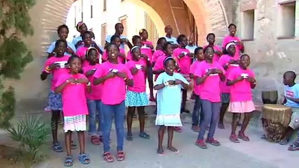 Los nuevos 'chicos del coro': los niños de un orfanato de Uganda que enamoran a todos