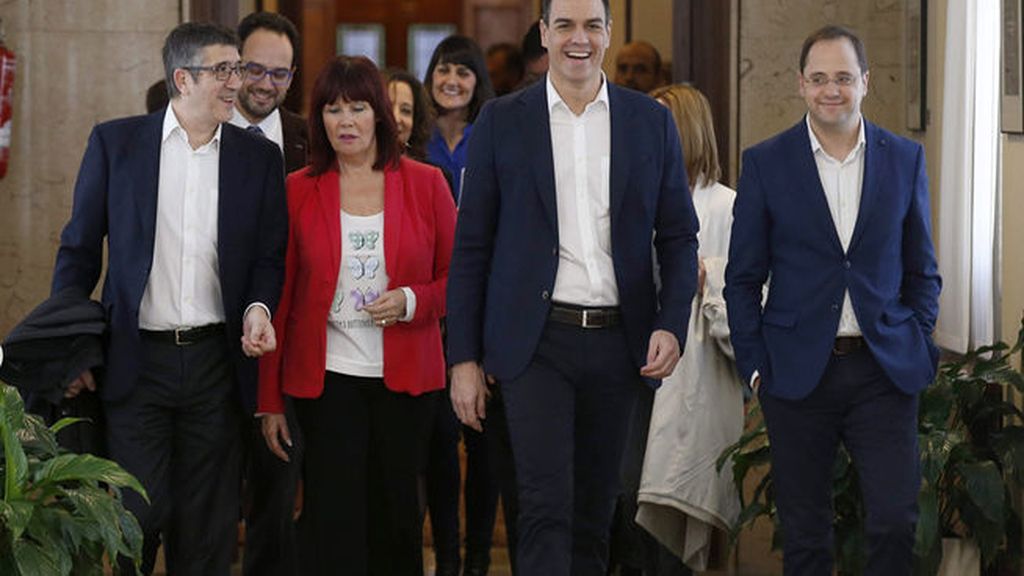 Sánchez quiere gobernar con Podemos pero rechaza que tenga cuatro grupos