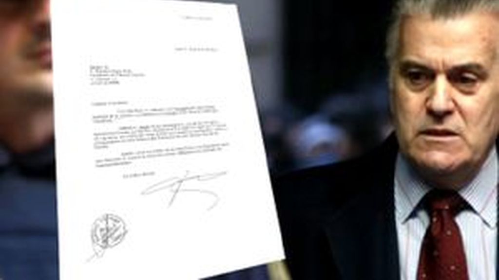 Salen a la luz dos cartas que Bárcenas escribió en 2010 a Rajoy y al PP