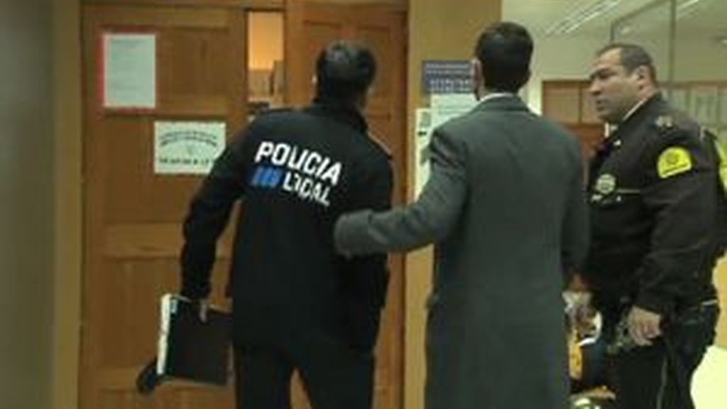 Nueve policías locales de Palma detenidos por extorsiones, cohechos y coacciones