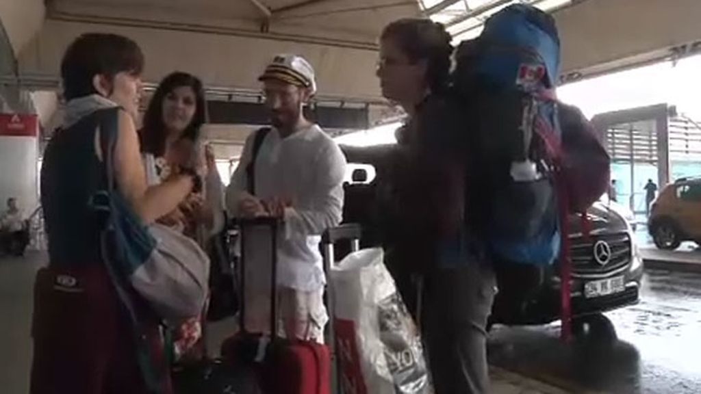 Nervios y preocupación entre trabajadores y turistas en el aeropuerto de Ataturk