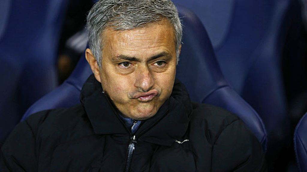 Mourinho está en plena guerra con la Premier y da plantón a la prensa