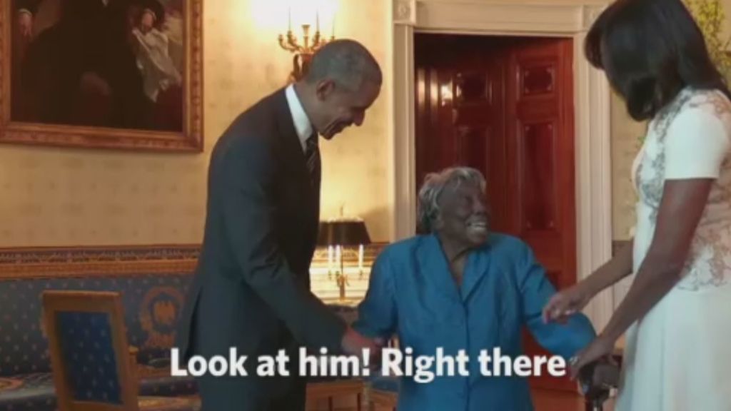Obama recibe a una admiradora de 106 años en la Casa Blanca