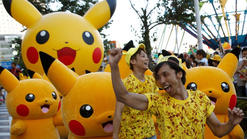 Medio centenar de Pikachus gigantes invade la ciudad de Yokohama