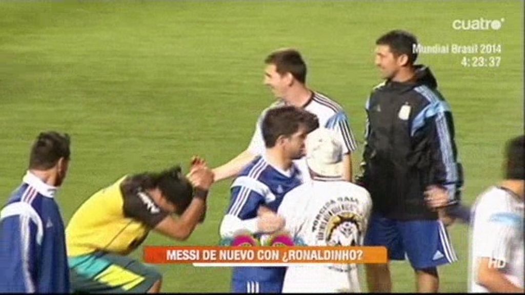 ‘Ronaldinho’ visitó a su viejo amigo Messi