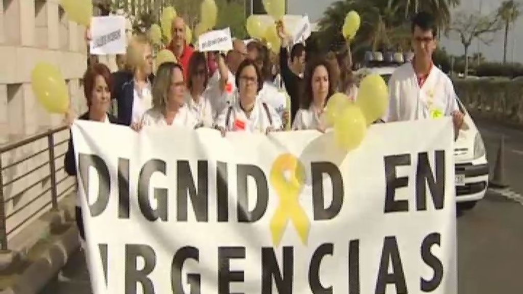 Los trabajadores del hospital insular de Gran Canaria salen a la calle