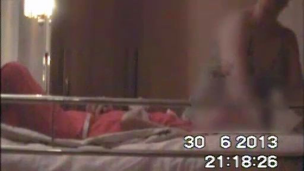 Una cámara revela cómo una cuidadora maltrataba y vejaba a una mujer de 84 años