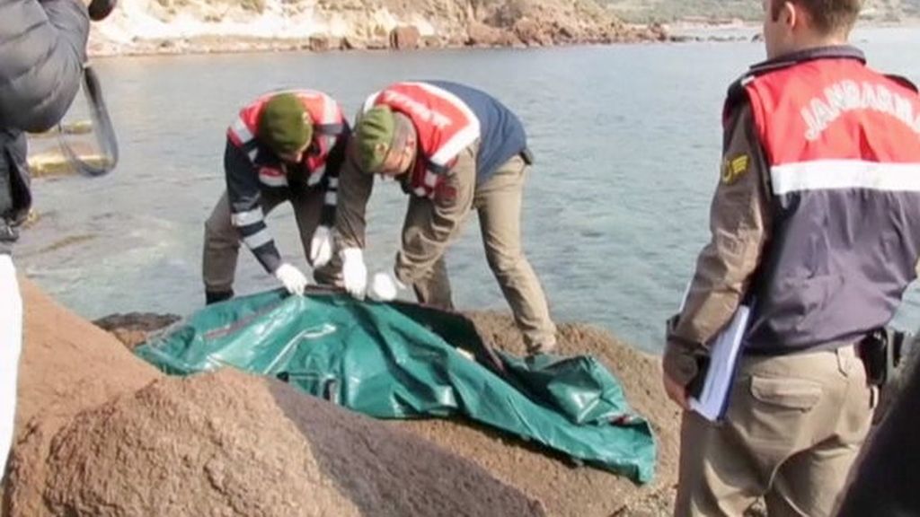 Cerca de 40 fallecidos en un nuevo naufragio de inmigrantes en Turquía