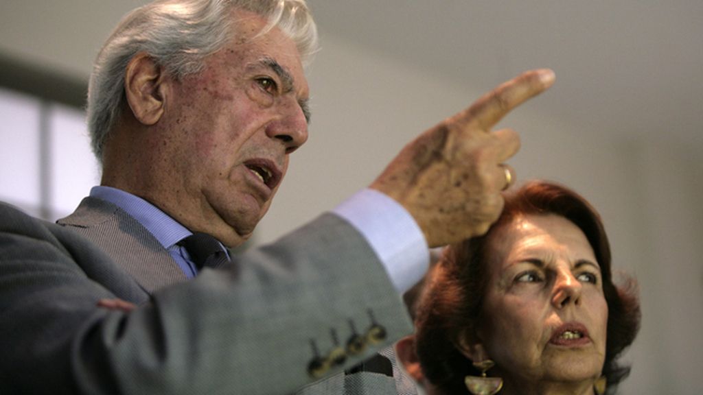 Vargas Llosa y su exmujer figuran en los Papeles de Panamá