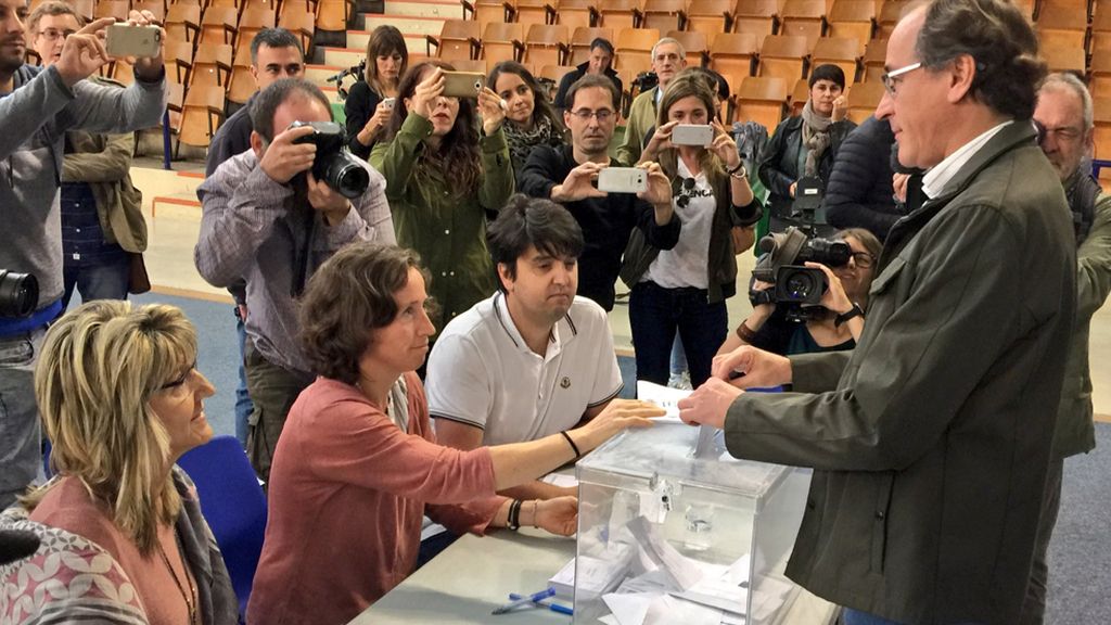 Alonso anima a los vascos a acudir a las urnas no sólo pensando en Euskadi