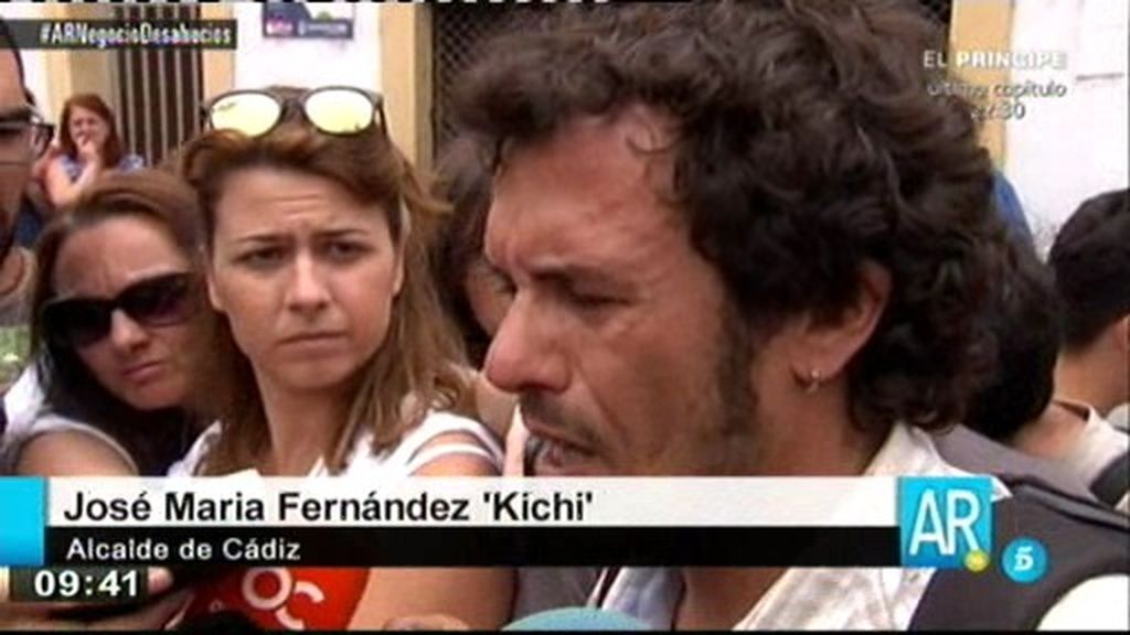 ‘Kichi’, el recién estrenado alcalde de Cádiz, intenta frenar un desahucio