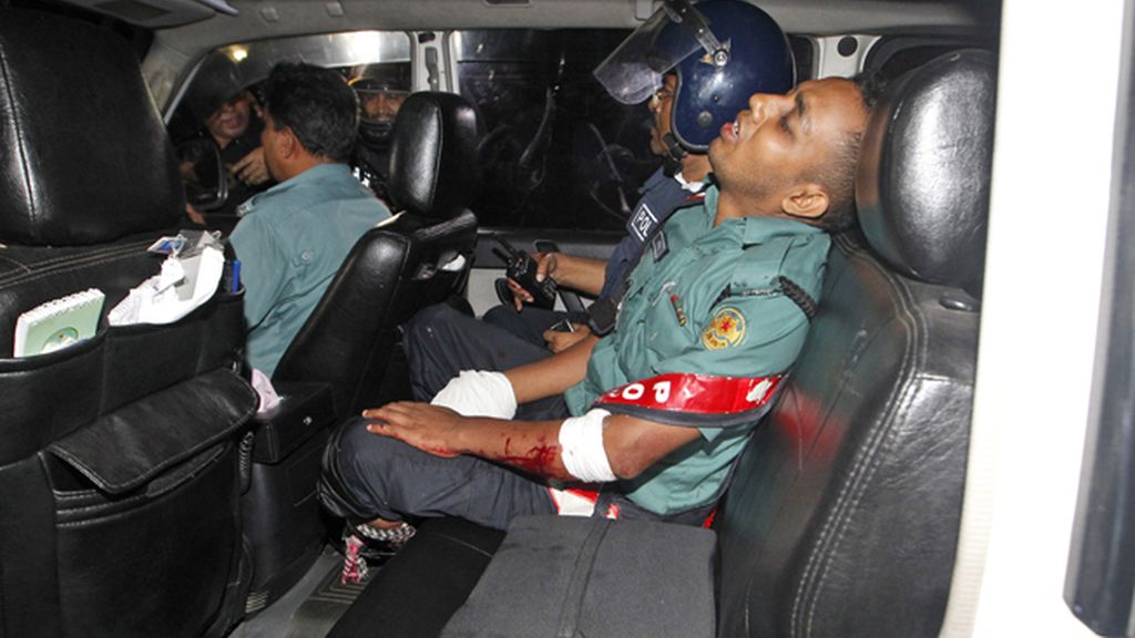 Tiroteo y toma de rehenes en un restaurante en la capital de Bangladesh