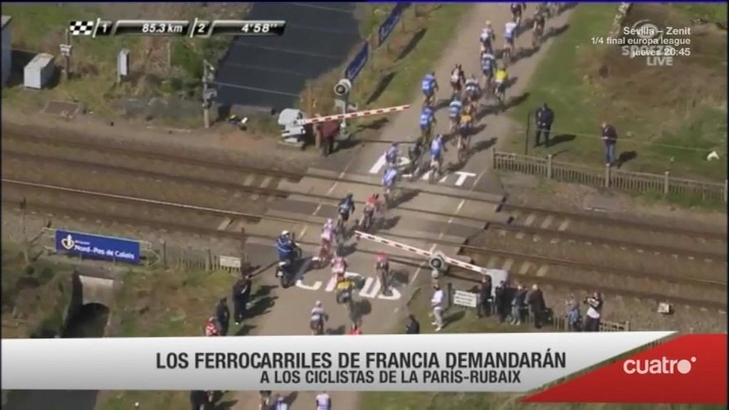Los ciclistas de la París-Roubaix cruzaron las vías cuando venía el tren: ¡Qué imprudencia!