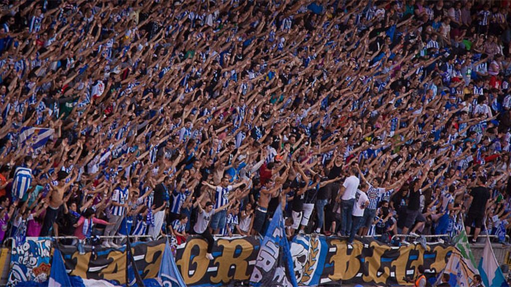 El Depor cierra provisionalmente la grada de los Riazor Blues