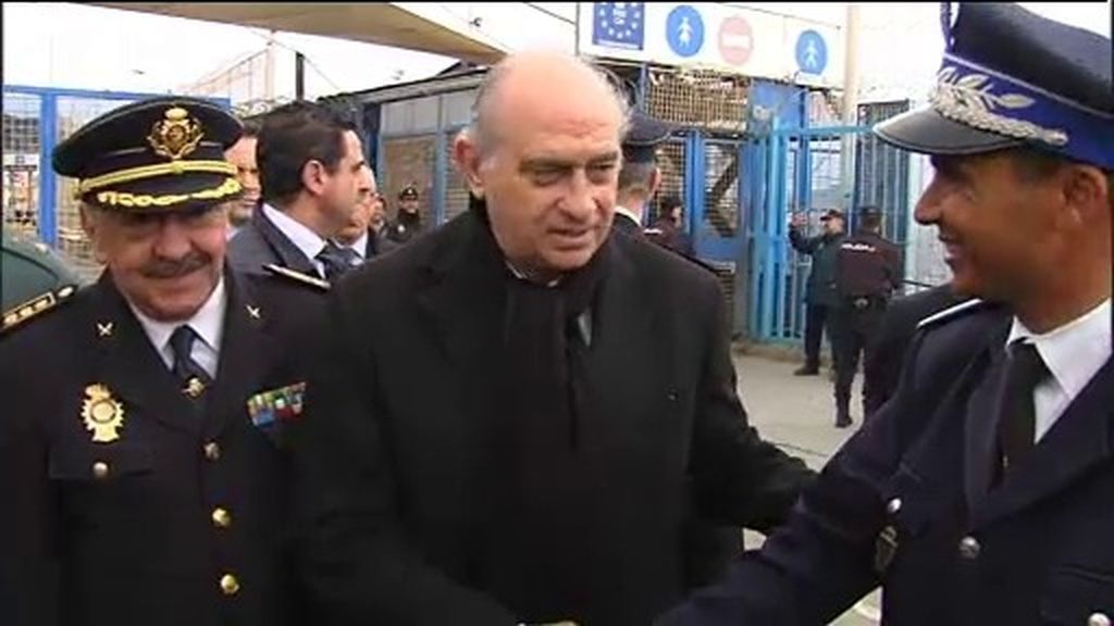El ministro del Interior visita Ceuta en plena presión migratoria