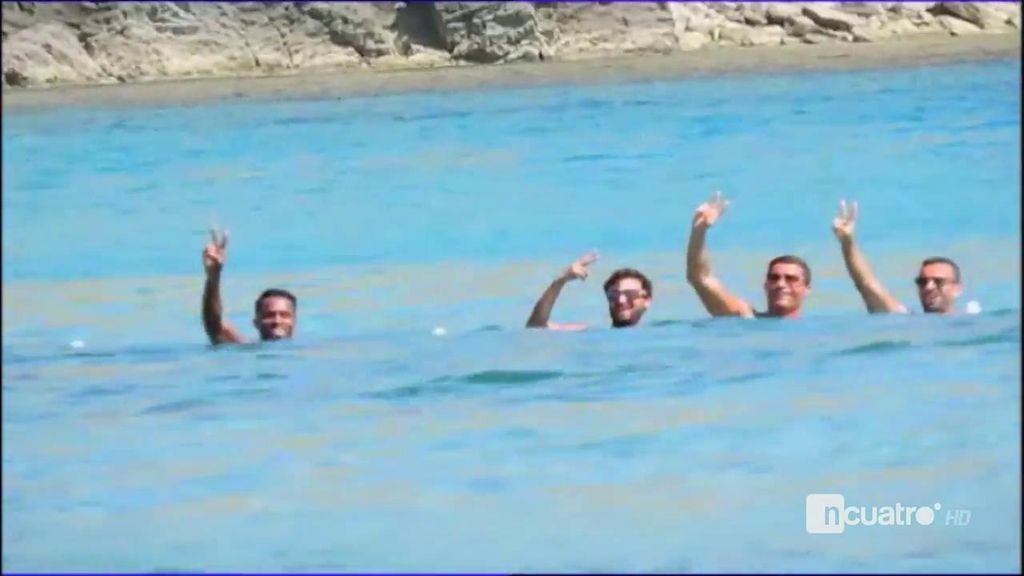 Así se divierte Cristiano con sus amigos en un yate de lujo en aguas de Ibiza