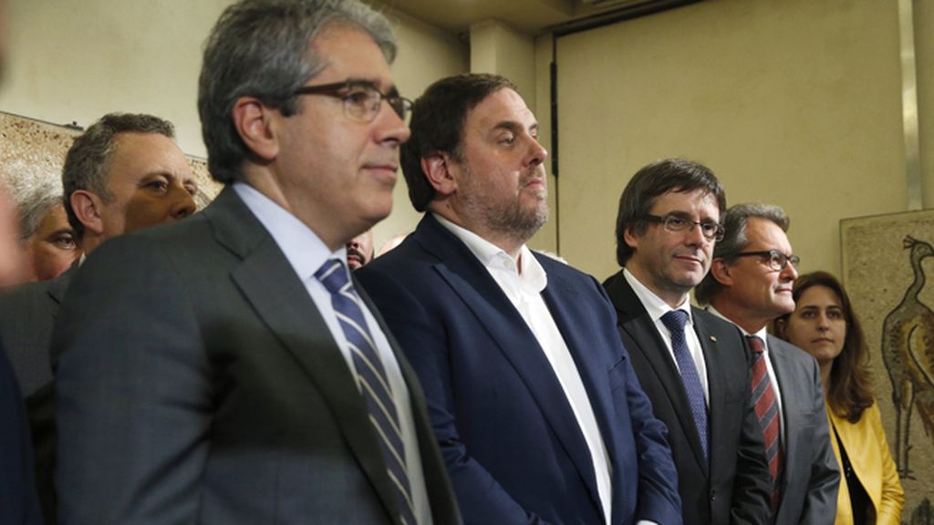 Puigdemont y Mas tachan de "vergüenza para España" el suplicatorio de Homs