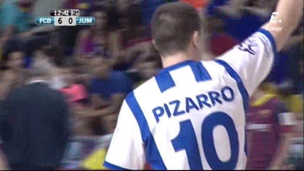 Pizarro marca de falta el primero para los murcianos
