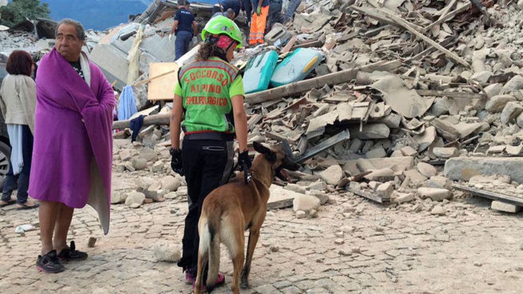 Las primeras imágenes del terremoto que arrasó el centro de Italia