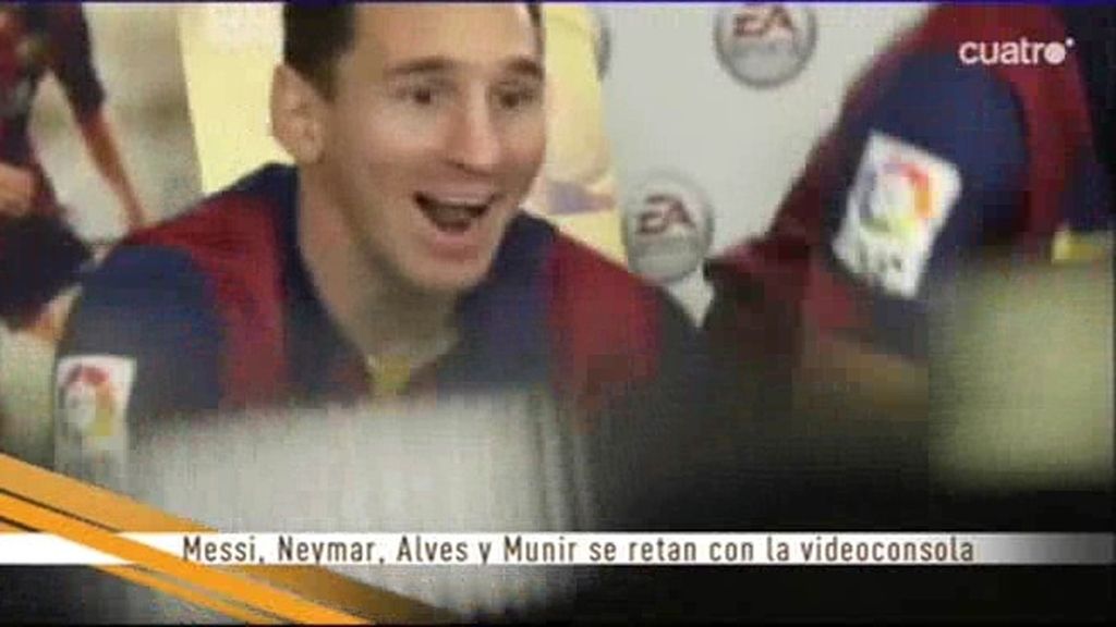 Neymar, Messi, Alves y Munir saltan del sofá jugando al FIFA 15. ¿Qué pasaría?