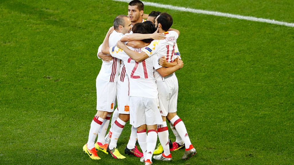 ¡Gol de Morata! Llegó el primero de España gracias a un magnífico pase de Silva (0-1)