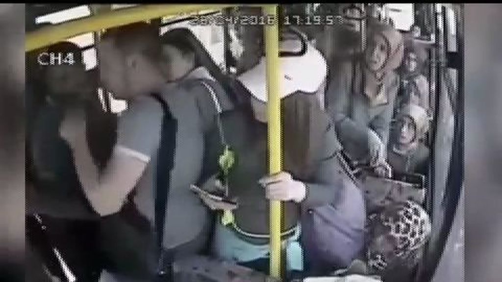 A golpes contra un acosador sexual en un autobús en Turquía