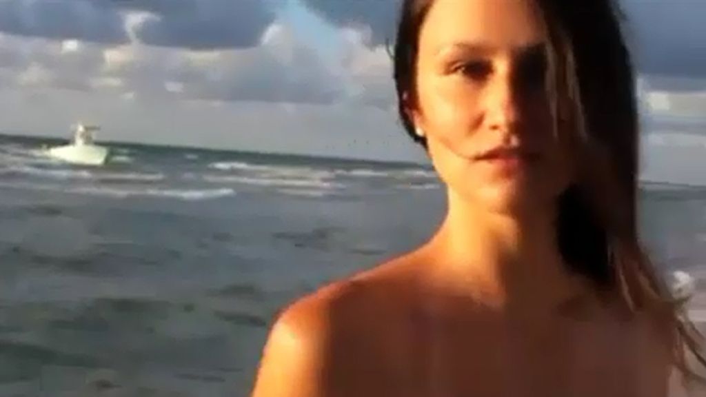 Inmigrantes desembarcan en plena sesión fotográfica de una modelo en Florida