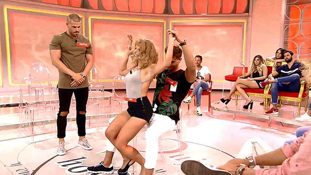 Ari pone los dientes largos a Agustín Ari pone los dientes largos a Agustín