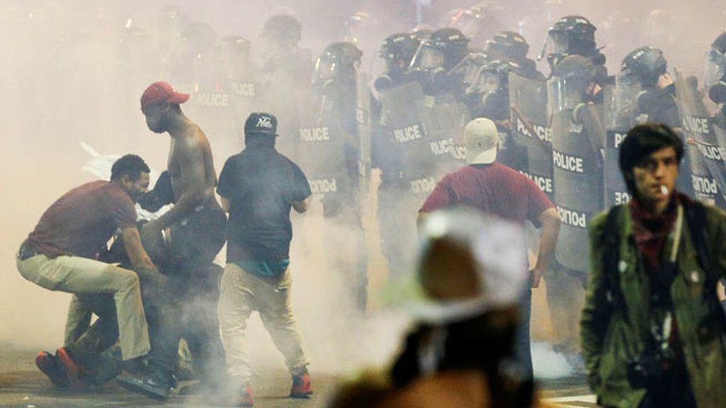 Graves episodios de violencia racial asolan la ciudad estadounidense de Charlotte