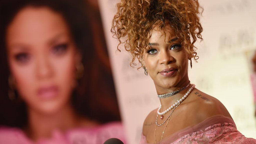 Rihanna presenta su nueva fragancia en Nueva York