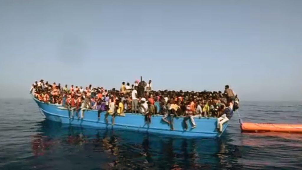 Voluntarios españoles y la Guardia Civil evitan otra tragedia en el Mediterráneo