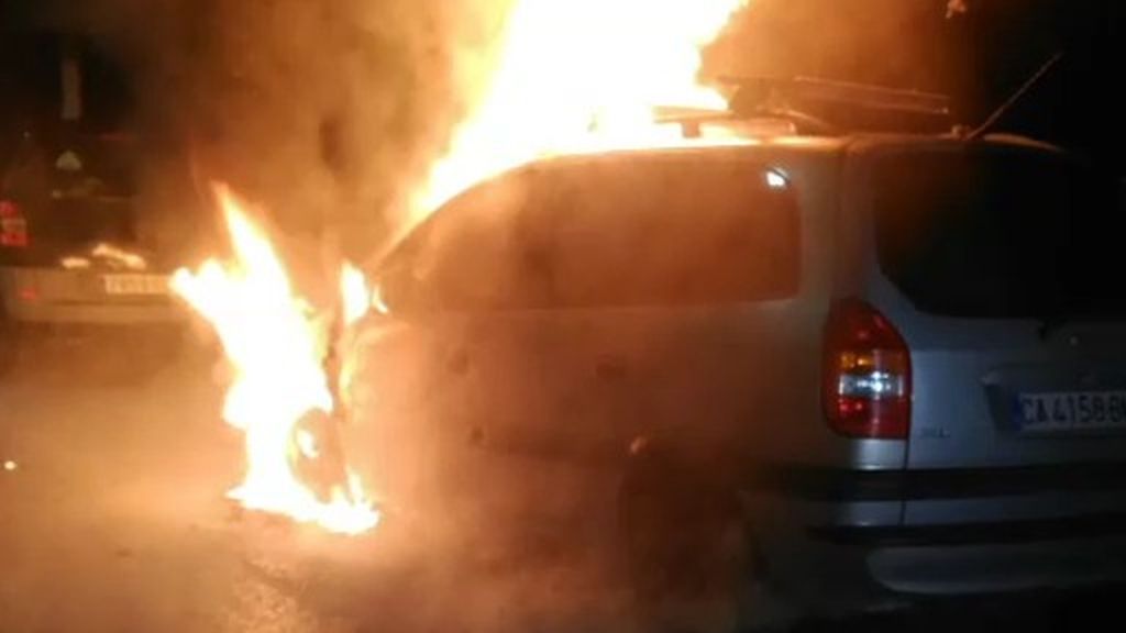 Una banda de narcos quema el coche de un investigador para cambiar su declaración