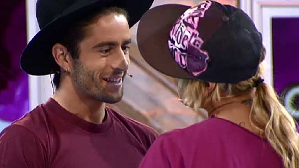 Pelayo, hipnotizado con Vanesa