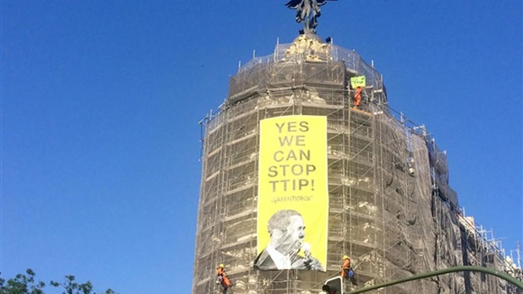 Greenpeace protesta en Madrid contra el TTIP durante la visita de Obama a España