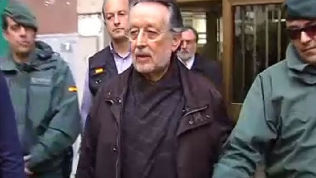 Alfonso Grau, detenido por un delito de cohecho continuado