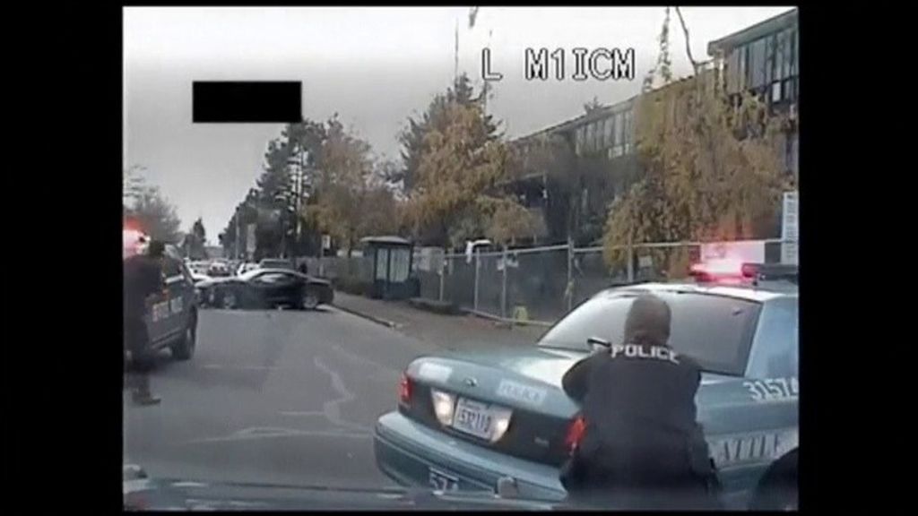 Espectacular persecución policial de un delincuente en las calles de Seattle