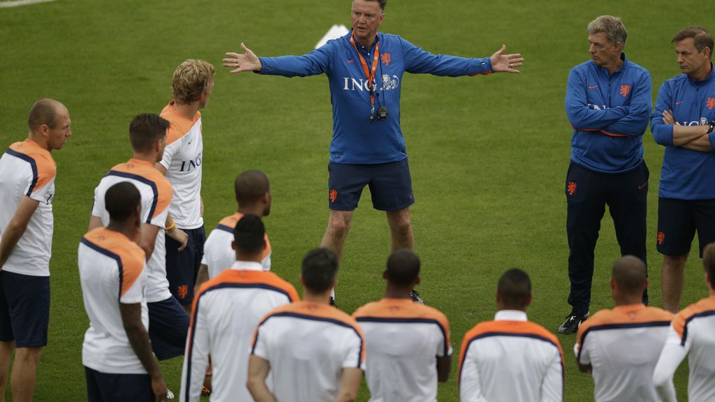 Van Nistelrooy visitó a Holanda en un entrenamiento marcado por el buen ambiente